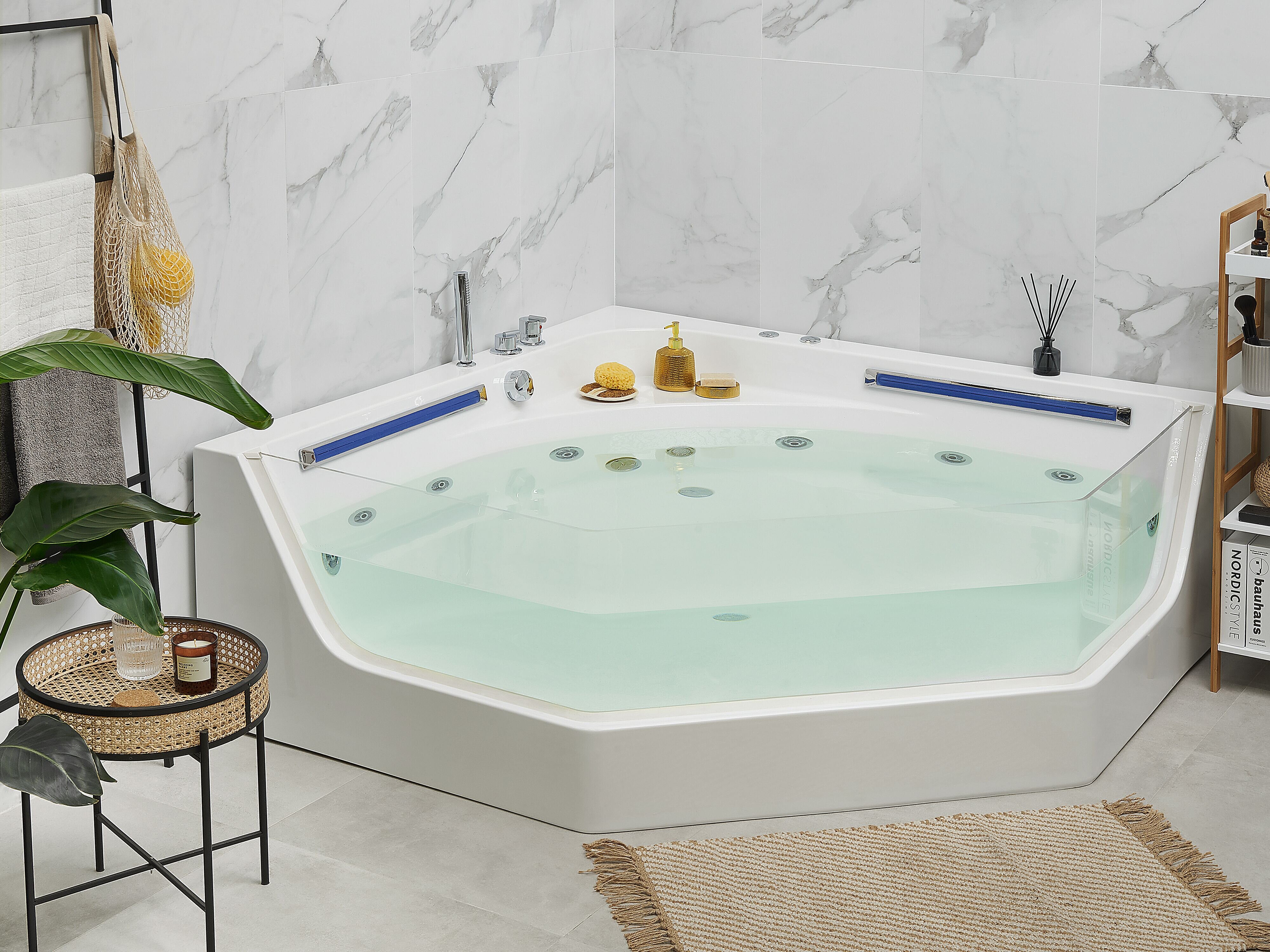 Bồn tắm góc có kính